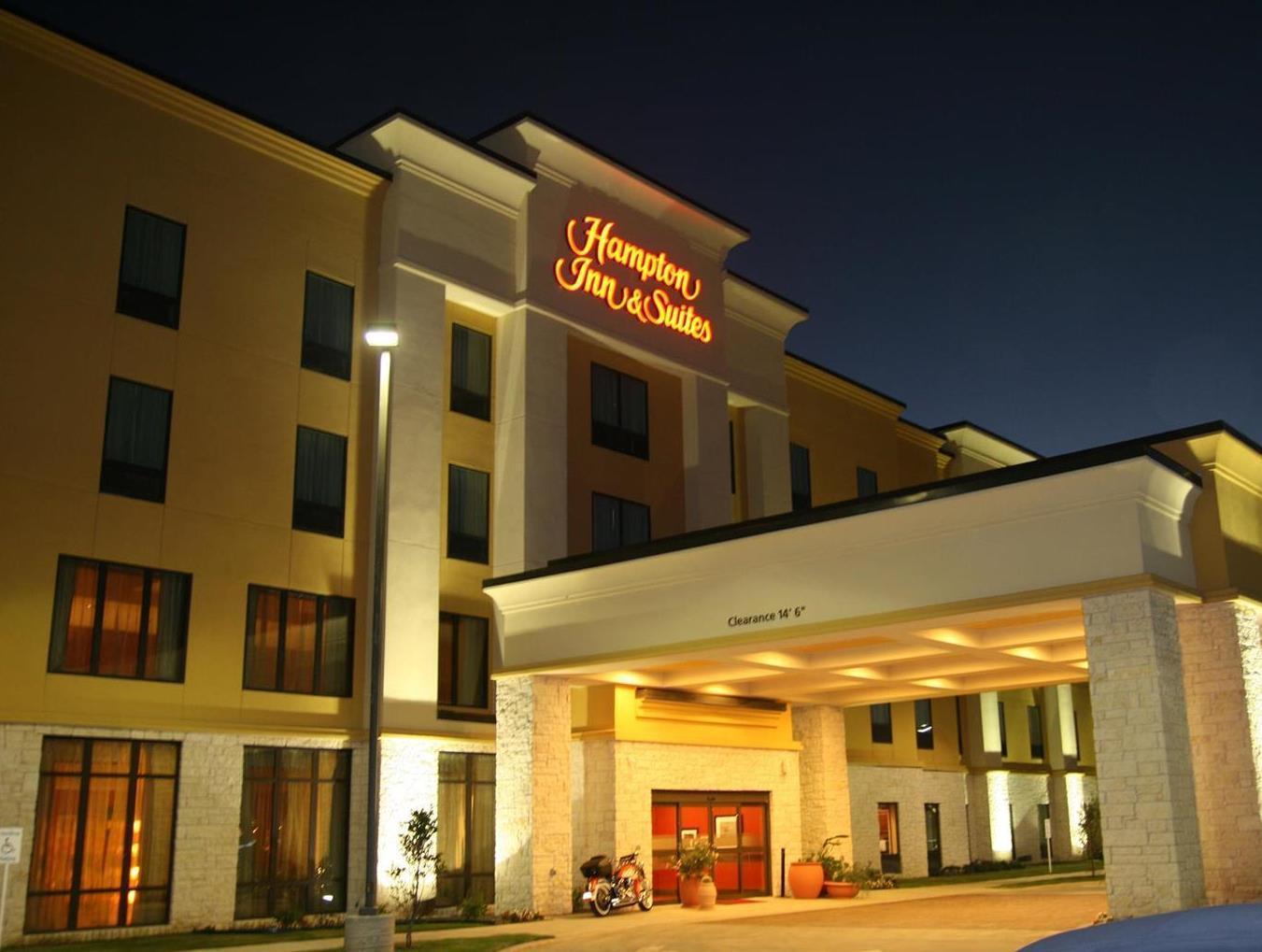 Hampton Inn & Suites Bastrop Buitenkant foto